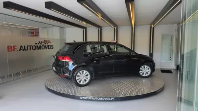 Volkswagen Golf 2013 - 7900 EUR, 207049 km - AUTO.MOTO.pt - 207049km - foto 7 de 54