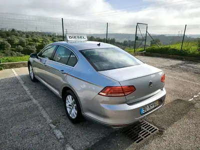 Volkswagen Passat 2019 - 18950 EUR, 155079 km - AUTO.MOTO.pt - 155079km - foto 5 de 60
