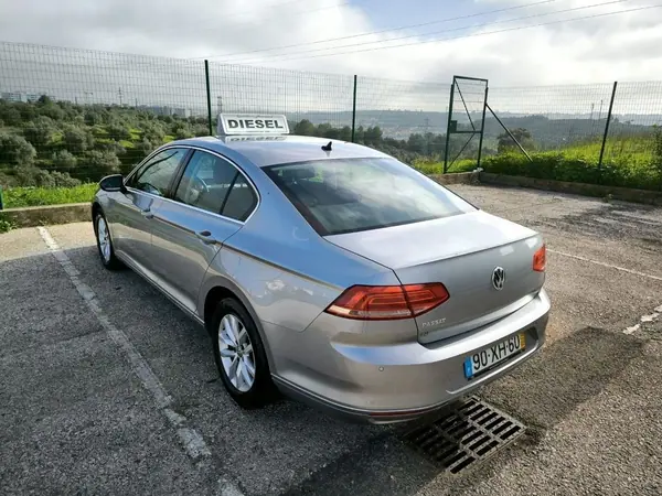 Volkswagen Passat 2019 - 19950 EUR, 155079 km - AUTO.MOTO.pt - 155079km - foto 5 de 60