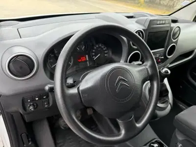 Citroën Berlingo 1.6 BlueHdi 100 2018 - 11990 EUR, 41500 km - AUTO.MOTO.pt - 41500km - foto 16 de 24