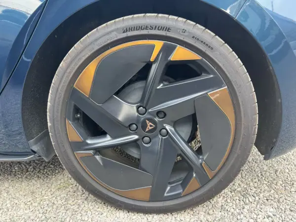 Cupra Born 2021 - 23990 EUR, 120500 km - AUTO.MOTO.pt - 120500km - foto 4 de 18