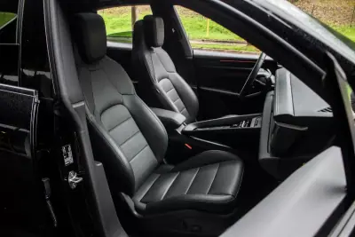 Porsche Macan 2025 - 83990 EUR, 15400 km - AUTO.MOTO.pt - 15400km - foto 32 de 49