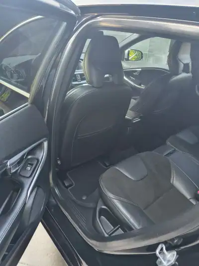 Volvo V40 2015 - 13900 EUR, 181000 km - AUTO.MOTO.pt - 181000km - foto 19 de 28