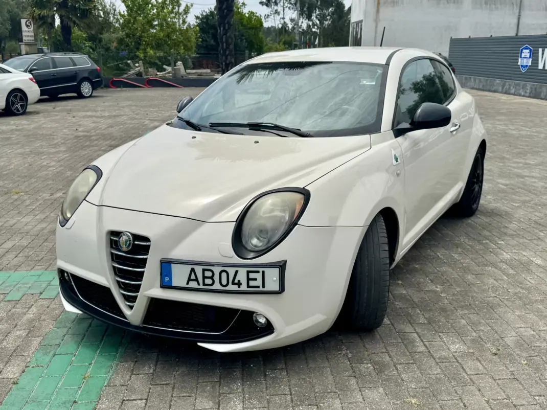 Alfa Romeo MiTo 2011 - 8990 EUR, 178000 km - 178000km - foto 5 de 11