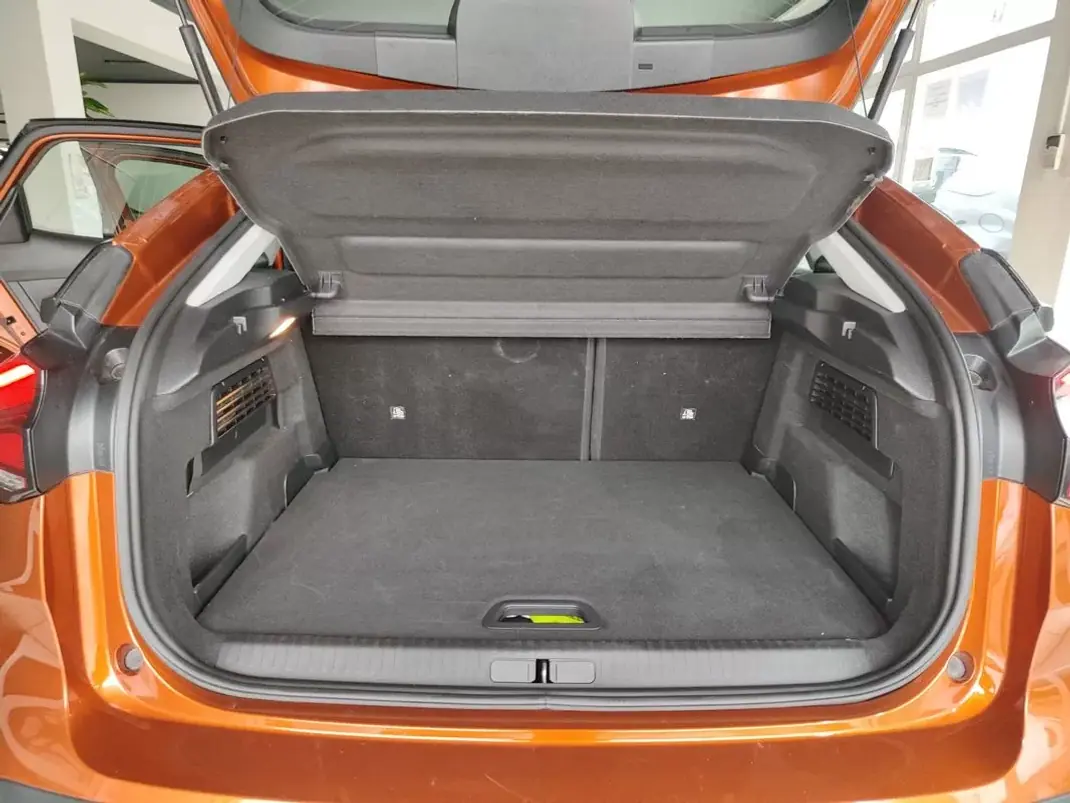 Citroën e-C4 2022 - 18500 EUR, 29900 km - AUTO.MOTO.pt - 29900km - foto 16 de 32