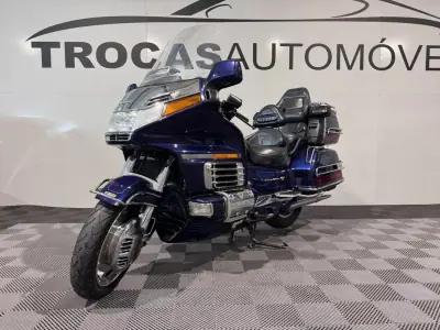 Honda Gold Wing 2000 - 8750 EUR, 84000 km - AUTO.MOTO.pt - 84000km - foto 28 de 28