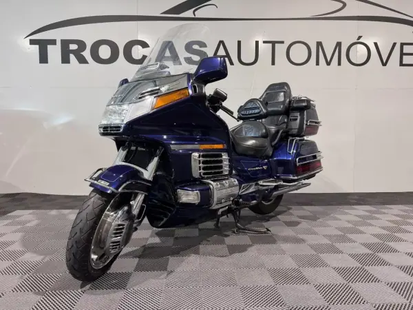 Honda Gold Wing 2000 - 8750 EUR, 84000 km - AUTO.MOTO.pt - 84000km - foto 28 de 28