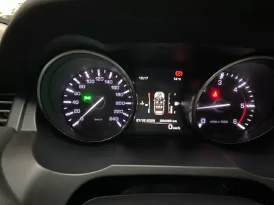 Land Rover Range Rover Evoque 2015 - 17950 EUR, 254700 km - AUTO.MOTO.pt - 254700km - foto 10 de 20