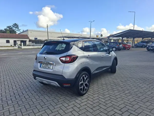 Renault Captur 2018 - 13500 EUR, 113500 km - AUTO.MOTO.pt - 113500km - foto 6 de 29