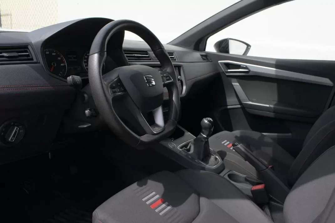 SEAT Ibiza 2021 - 14890 EUR, 87000 km - AUTO.MOTO.pt - 87000km - foto 19 de 33