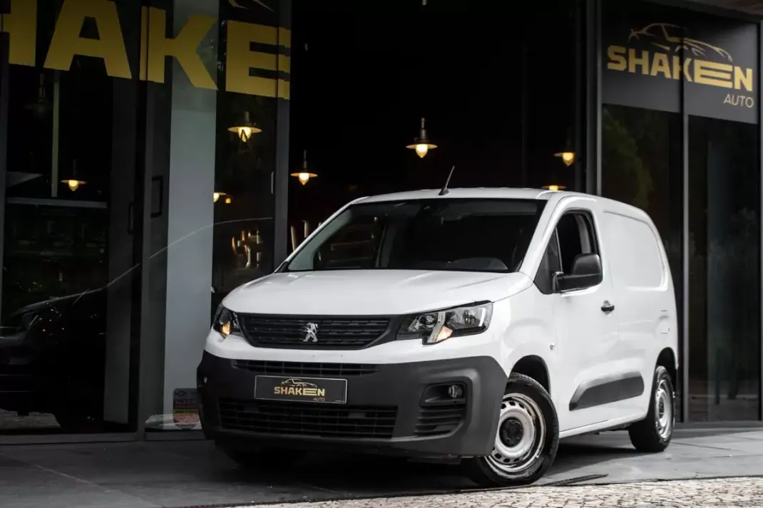Peugeot Partner BlueHDi 100 L2 Cabine Dupla 2021 - 12990 EUR, 103902 km - AUTO.MOTO.pt - 103902km - foto 1 de 28