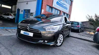 Citroën DS5 2014 - 10500 EUR, 188000 km - AUTO.MOTO.pt - 188000km - foto 9 de 17