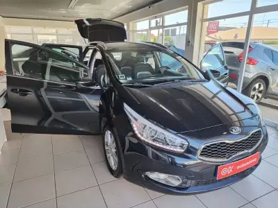 Kia Ceed SW 2015 - 8990 EUR, 144200 km - AUTO.MOTO.pt - 144200km - foto 16 de 35