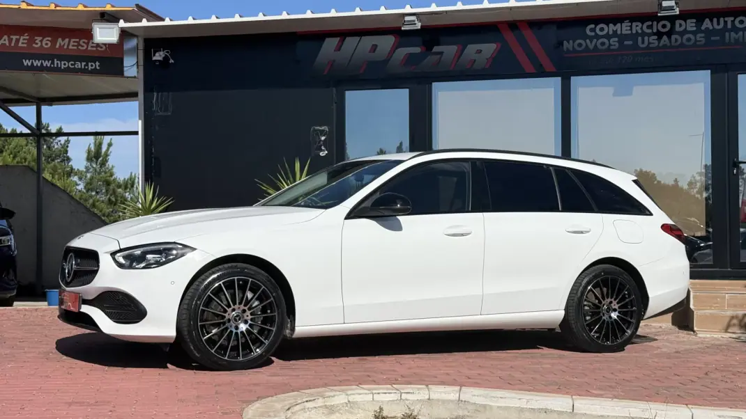 Mercedes-Benz C 300e 2022 - 33990 EUR, 90000 km - AUTO.MOTO.pt - 90000km - foto 4 de 29