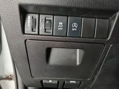 Isuzu D-MAX 2.5 4WD 2022 - 32900 EUR, 57200 km - AUTO.MOTO.pt - 57200km - foto 14 de 15