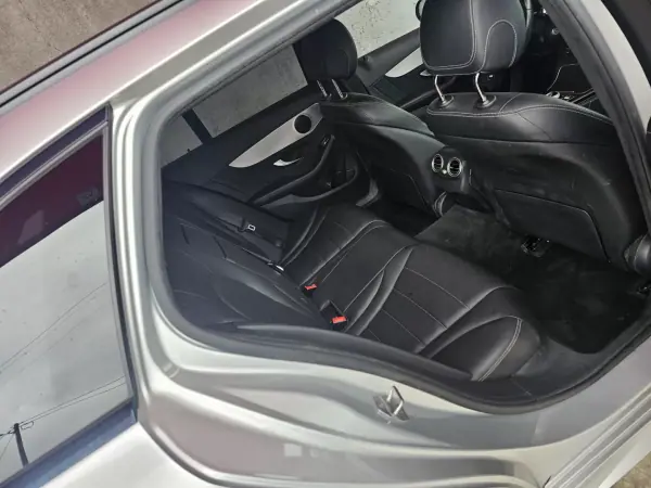 Mercedes-Benz C 300 2020 - 20999 EUR, 207000 km - AUTO.MOTO.pt - 207000km - foto 12 de 22