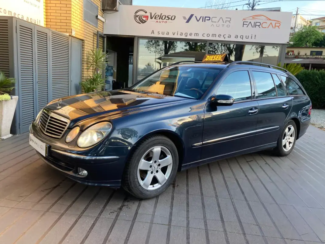 Mercedes-Benz E 220 2003 - 9250 EUR, 227900 km - AUTO.MOTO.pt - 227900km - foto 1 de 18