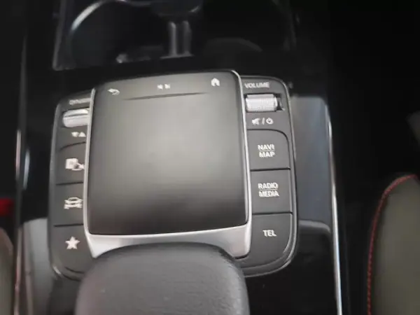 Mercedes-Benz A 220 Limousine 2020 - 30900 EUR, 30000 km - AUTO.MOTO.pt - 30000km - foto 41 de 43