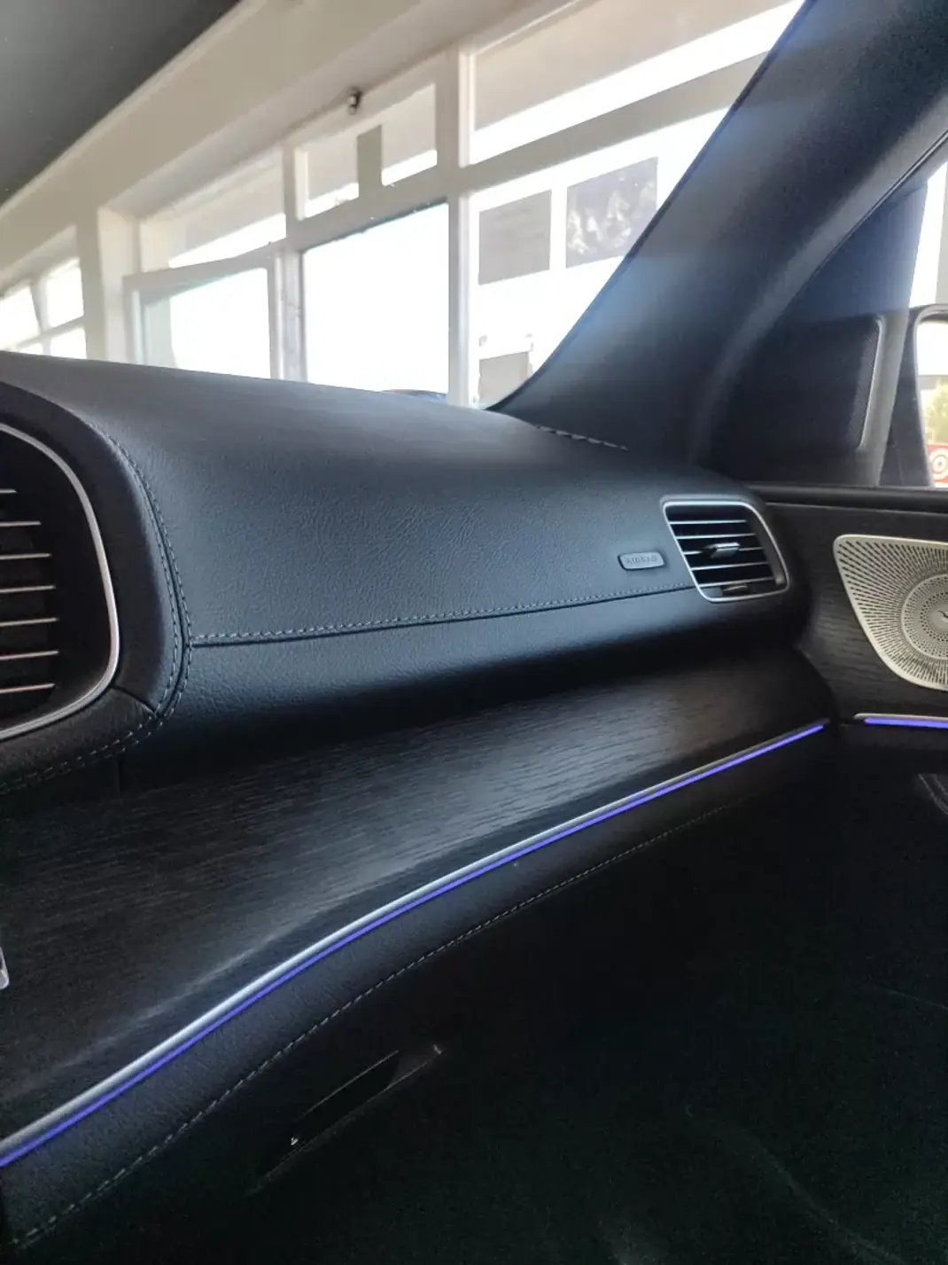 Mercedes-Benz GLE 400 2023 - 65900 EUR, 51000 km - 51000km - foto 35 de 38