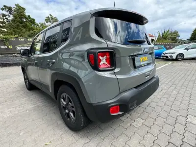 Jeep Renegade 2022 - 24900 EUR, 72741 km - AUTO.MOTO.pt - 72741km - foto 9 de 12