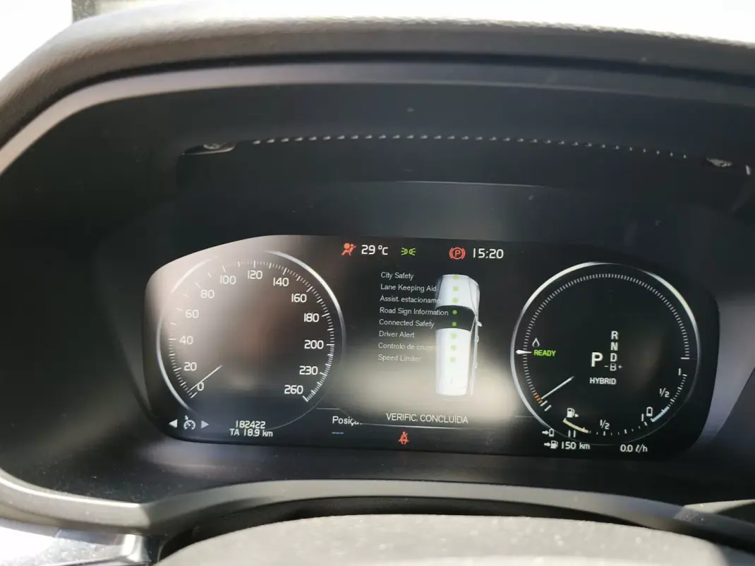 Volvo V60 2019 - 22900 EUR, 182000 km - 182000km - foto 12 de 25