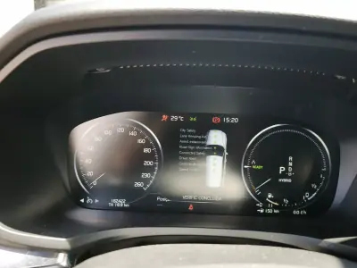 Volvo V60 2019 - 24900 EUR, 182000 km - AUTO.MOTO.pt - 182000km - foto 12 de 25