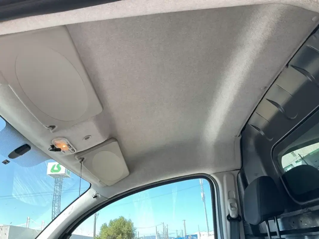 Renault Kangoo 1.5 DCi Maxi 2022 - 13999 EUR, 140000 km - AUTO.MOTO.pt - 140000km - foto 7 de 8