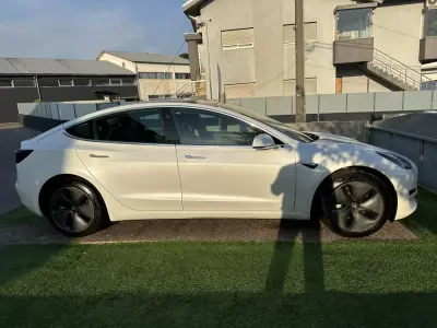 Tesla Model 3 2019 - 24900 EUR, 170000 km - 170000km - foto 18 de 49