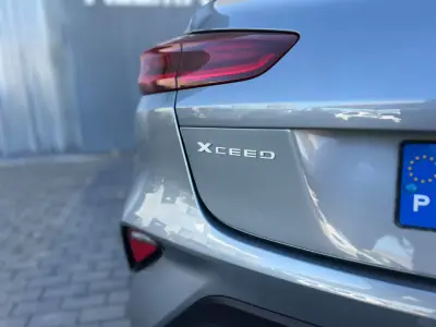 Kia XCeed 2022 — foto 6 de 21