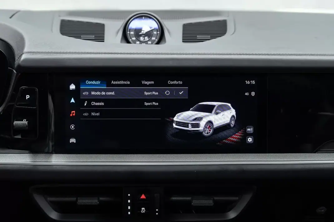 Porsche Cayenne 2024 - 97950 EUR, 32000 km - AUTO.MOTO.pt - 32000km - foto 40 de 55