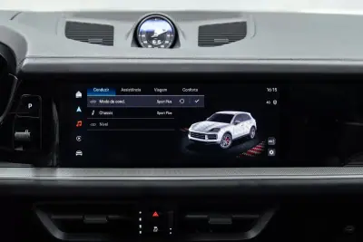 Porsche Cayenne 2024 - 97950 EUR, 32000 km - AUTO.MOTO.pt - 32000km - foto 40 de 55