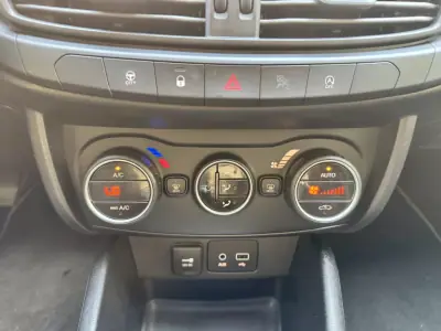 Fiat Tipo Station Wagon 2018 - 12900 EUR, 92385 km - AUTO.MOTO.pt - 92385km - foto 19 de 25