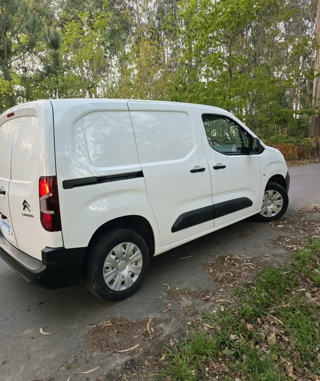 Citroën Berlingo 2020 - 11990 EUR, 152000 km - AUTO.MOTO.pt - 152000km - foto 12 de 30