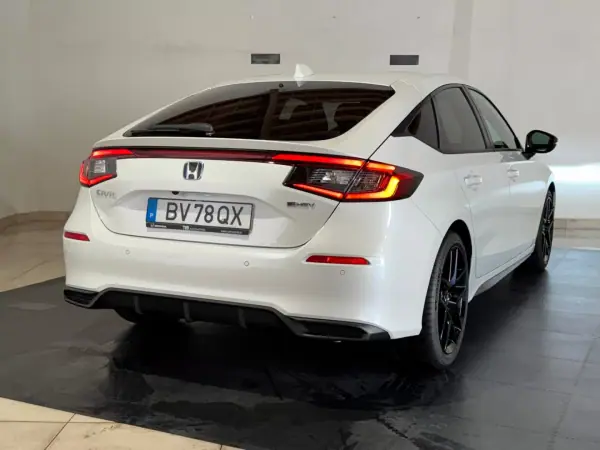 Honda Civic 2025 - 43000 EUR, 100 km - AUTO.MOTO.pt - 100km - foto 3 de 25