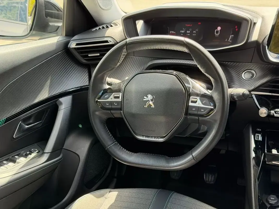 Peugeot 2008 2022 - 18900 EUR, 58331 km - AUTO.MOTO.pt - 58331km - foto 14 de 22