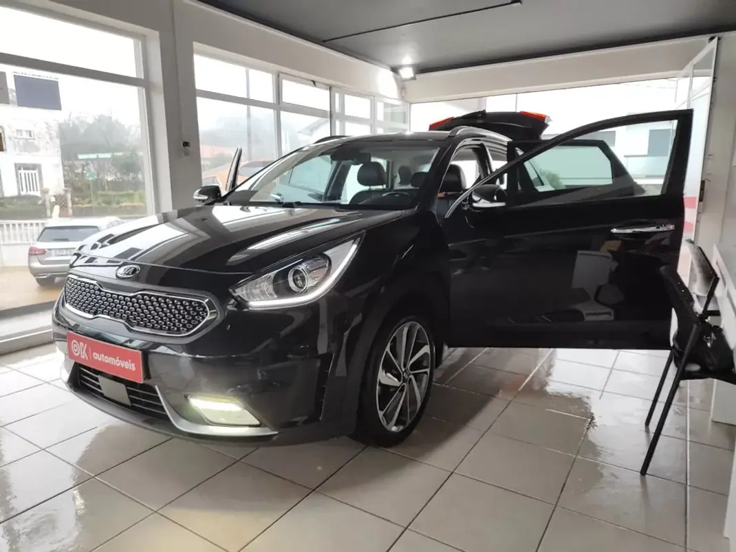 Kia Niro 2019 - 17250 EUR, 51300 km - AUTO.MOTO.pt - 51300km - foto 21 de 34
