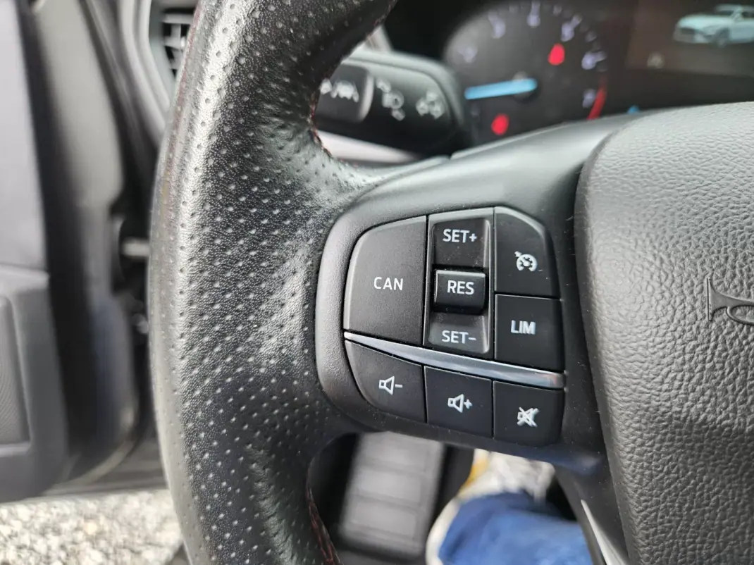 Ford Focus SW 2021 - 17800 EUR, 91100 km - AUTO.MOTO.pt - 91100km - foto 48 de 66