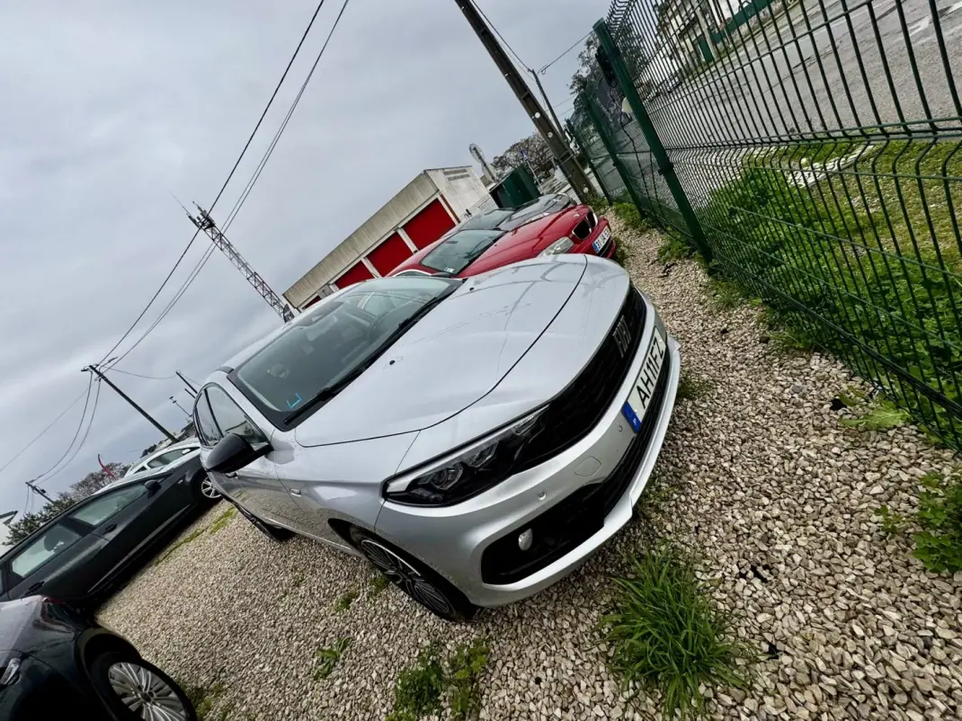 Fiat Tipo Station Wagon 2021 - 12499 EUR, 96300 km - AUTO.MOTO.pt - 96300km - foto 3 de 6