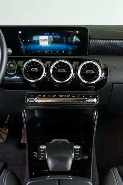 Mercedes-Benz CLA 250 2023 - 31500 EUR, 78954 km - AUTO.MOTO.pt - 78954km - foto 22 de 43