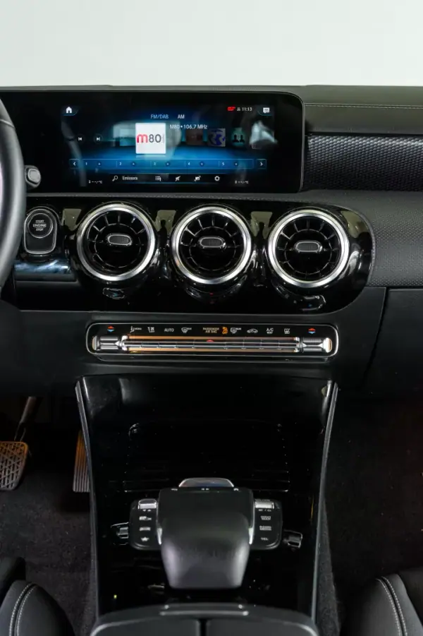 Mercedes-Benz CLA 250 2023 - 31500 EUR, 78954 km - AUTO.MOTO.pt - 78954km - foto 22 de 43