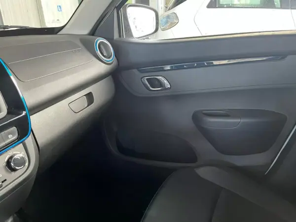 Dacia Spring 2021 - 12900 EUR, 14900 km - AUTO.MOTO.pt - 14900km - foto 23 de 28