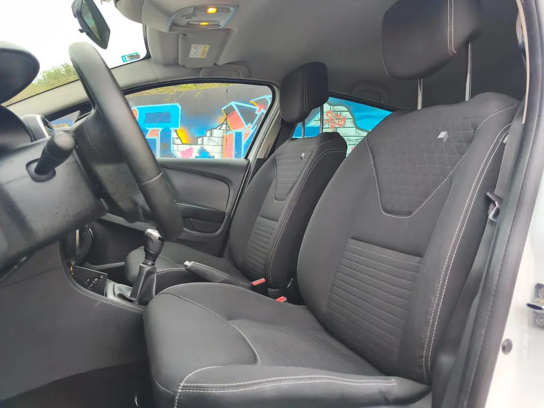 Renault Clio 2018 - 10950 EUR, 117726 km - AUTO.MOTO.pt - 117726km - foto 3 de 23