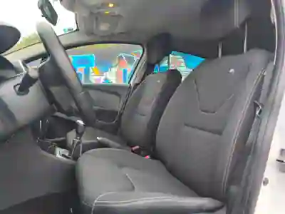 Renault Clio 2018 - 10950 EUR, 117726 km - AUTO.MOTO.pt - 117726km - foto 3 de 23