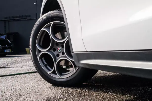 Alfa Romeo Stelvio 2017 - 29400 EUR, 139000 km - AUTO.MOTO.pt - 139000km - foto 11 de 35