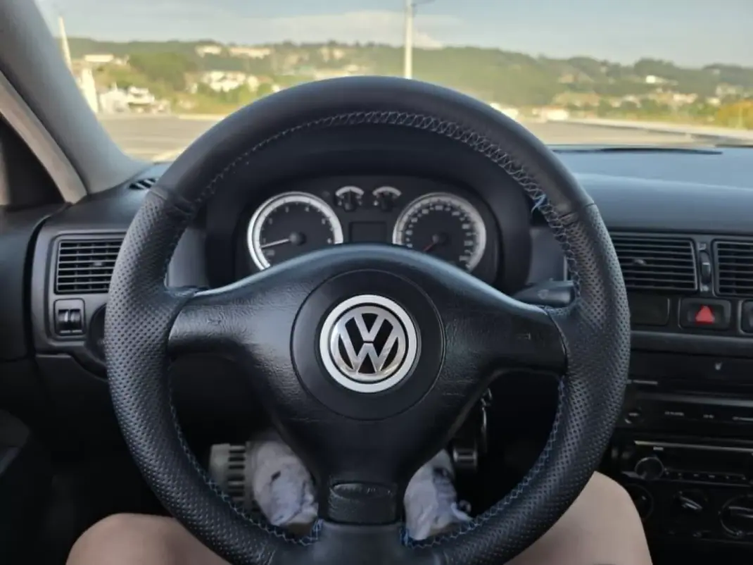 Volkswagen Golf 2003 - 4490 EUR, 200000 km - AUTO.MOTO.pt - 200000km - foto 5 de 15