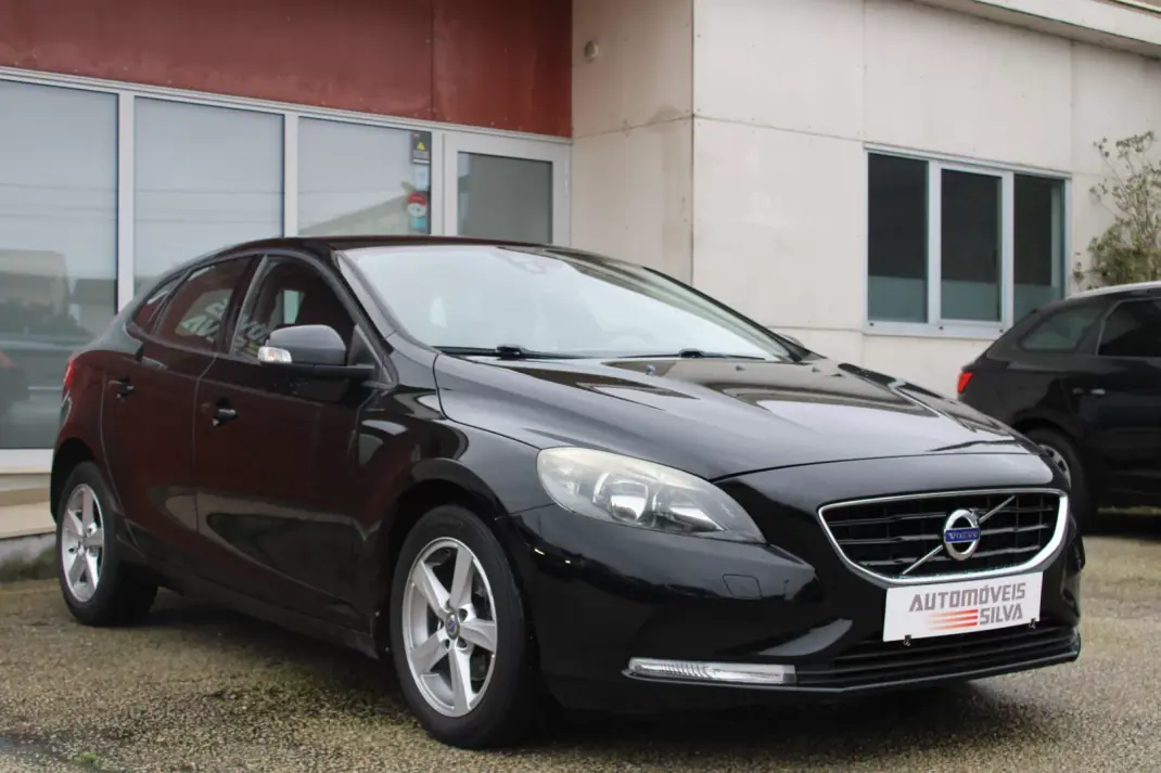 Volvo V40 2016 - 13990 EUR, 143000 km - AUTO.MOTO.pt - 143000km - foto 6 de 24