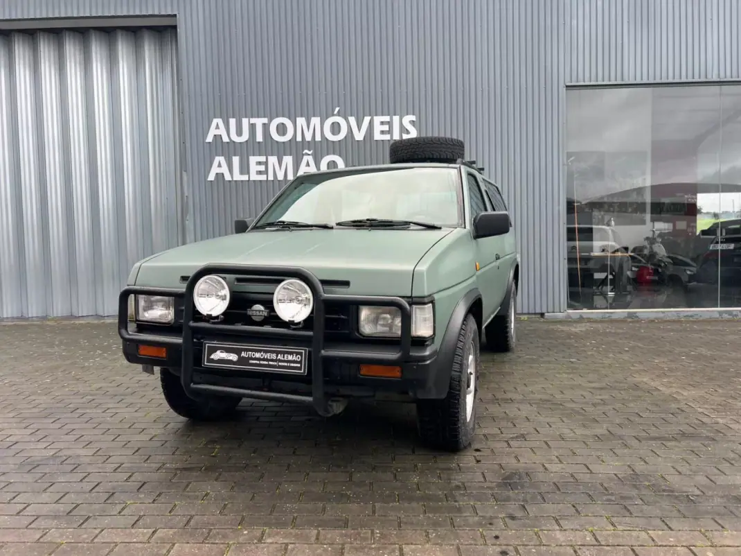 Nissan Terrano 1990 - 7500 EUR, 356940 km - AUTO.MOTO.pt - 356940km - foto 1 de 15