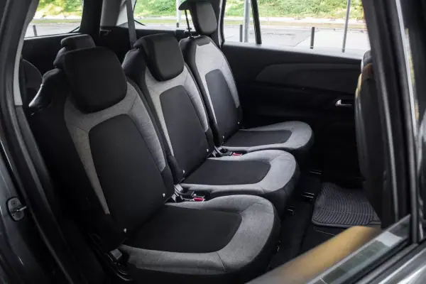 Citroën C4 Picasso 2018 - 9900 EUR, 296322 km - AUTO.MOTO.pt - 296322km - foto 26 de 30