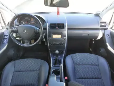 Mercedes-Benz A 200 2010 - 7890 EUR, 186918 km - 186918km - foto 7 de 11