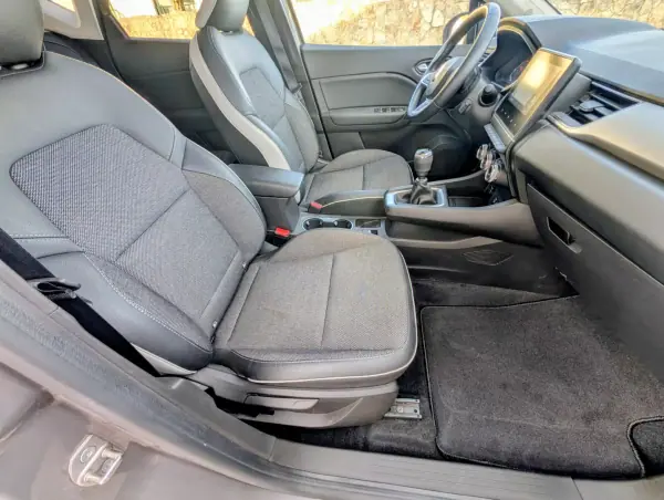 Renault Captur 2022 - 17000 EUR, 126580 km - AUTO.MOTO.pt - 126580km - foto 14 de 23